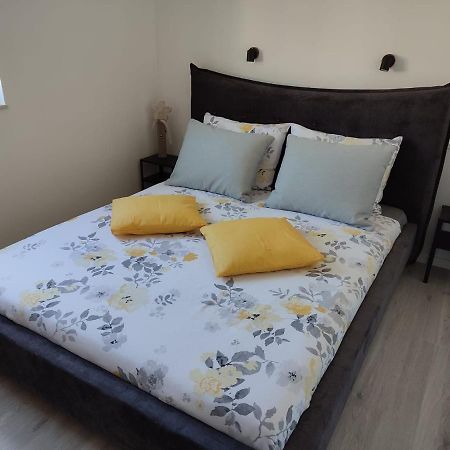 Seaview Suites Ondina Komiža Extérieur photo