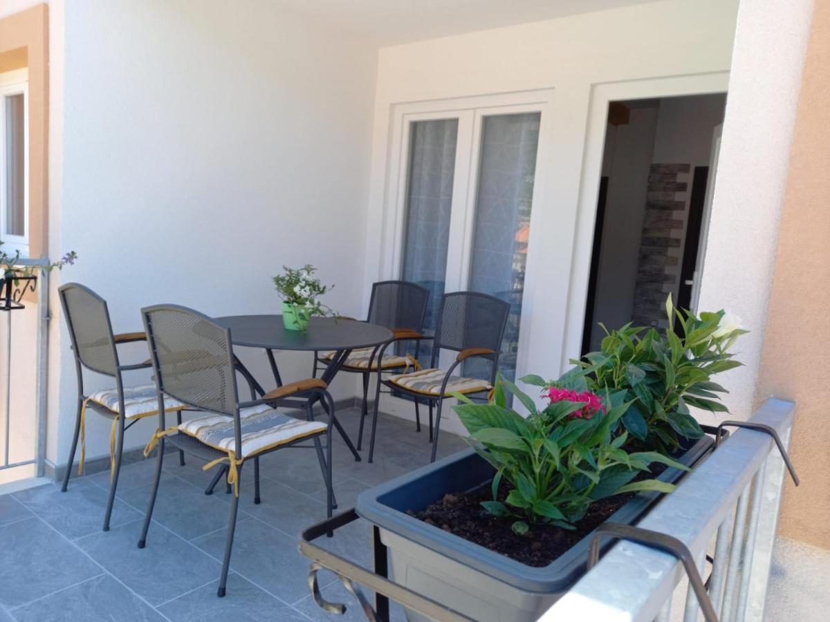 Seaview Suites Ondina Komiža Extérieur photo