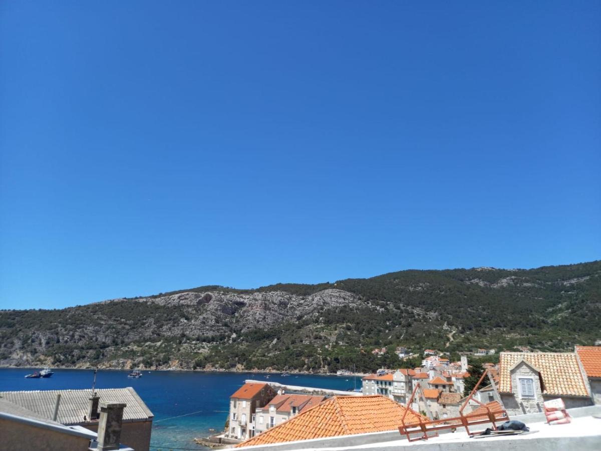 Seaview Suites Ondina Komiža Extérieur photo