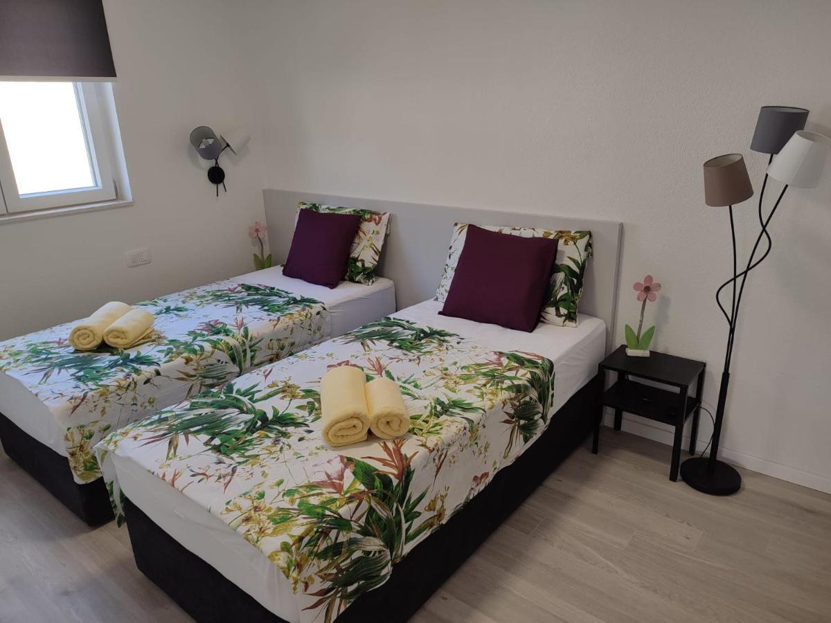 Seaview Suites Ondina Komiža Extérieur photo