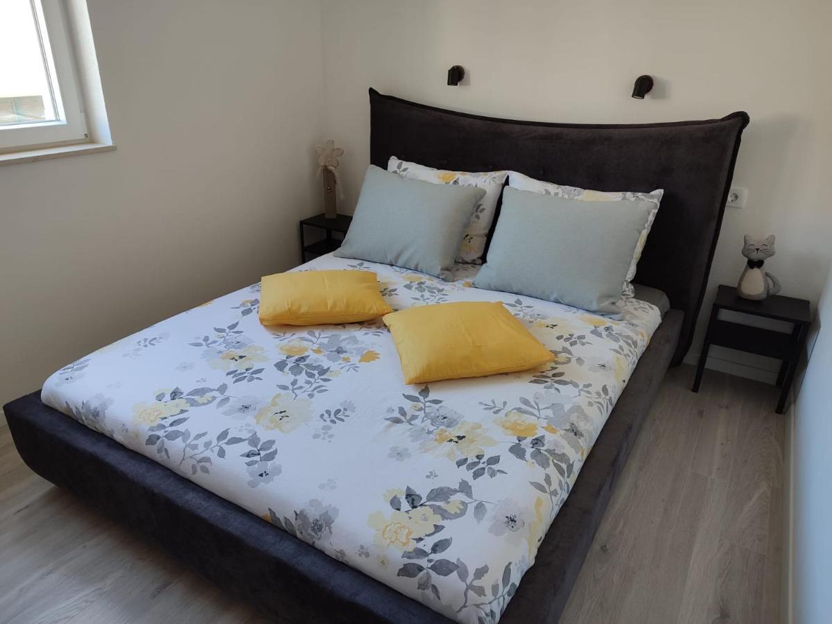 Seaview Suites Ondina Komiža Extérieur photo